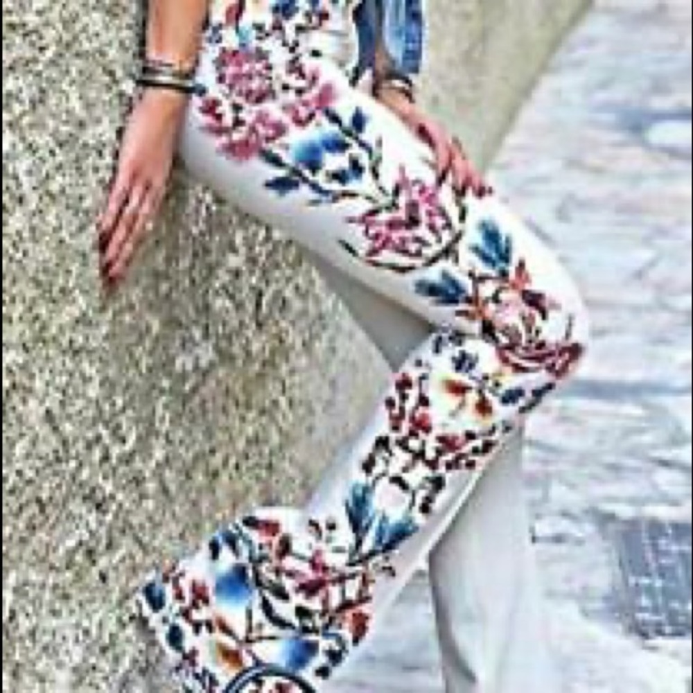 Zara ecru floral side pants size Large